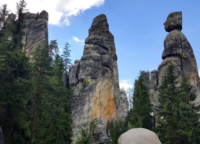 Jak dotrzeć z Karpacza do Skalnego Miasta – Praktyczny przewodnik podróżnika