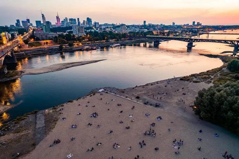 Najlepsze sposoby na dotarcie z Warszawy do Wisły – poradnik dla podróżujących