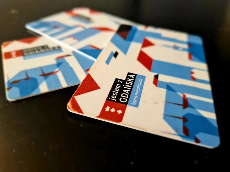 Jak łatwo wyrobić bilet miesięczny w Gdańsku? Praktyczny przewodnik