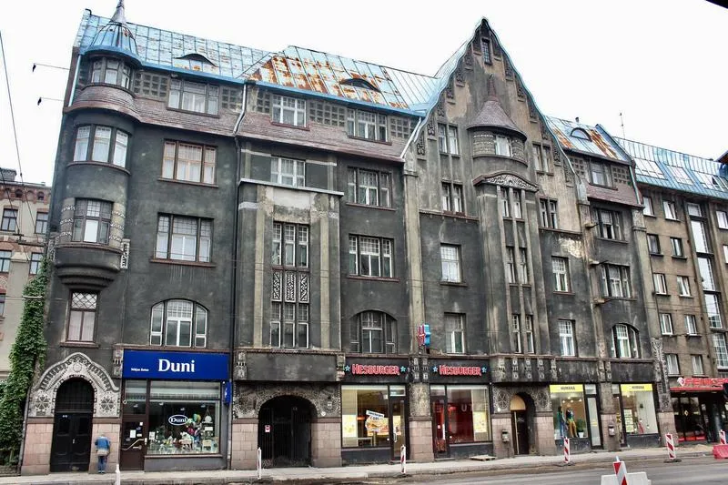 Jak najłatwiej dojechać z lotniska w Rydze do centrum miasta?