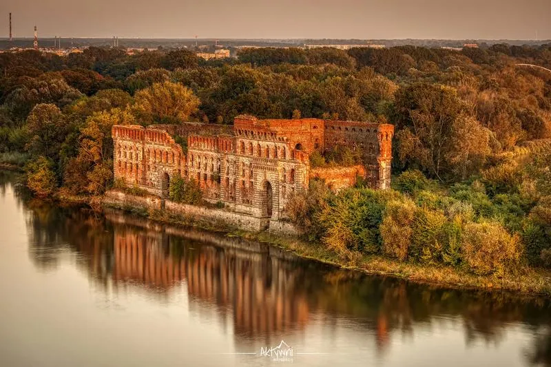 Dojazd z dworca PKP na lotnisko w Modlinie