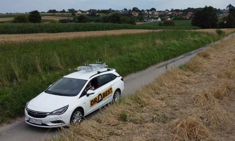 Przepisy przewozu drabiny w samochodzie