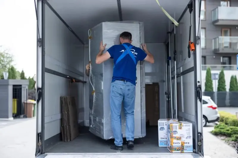 Wybór kuriera do lodówki