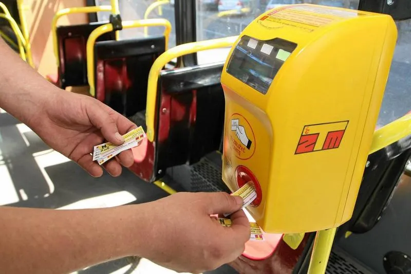 Zalety i wady biletów QR w komunikacji miejskiej